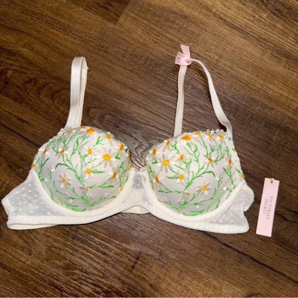 NWT Victoria’s Secret Dream Angels Lightly Lined Demi Embroidered Daisies Bra